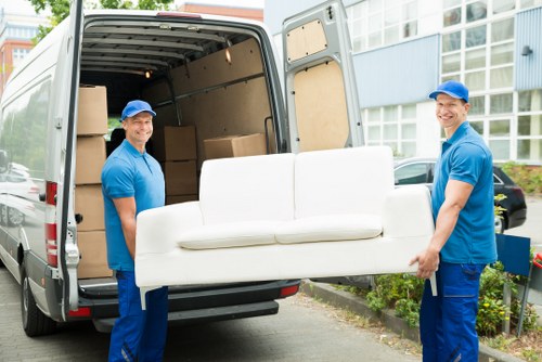 House removalists working near West Kensington residential streets